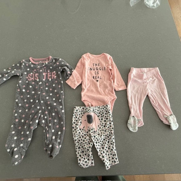 Baby Girl 3M Bundle (4 Pieces) Carter's Pink & Gray Clothing EUC - Picture 1 of 8
